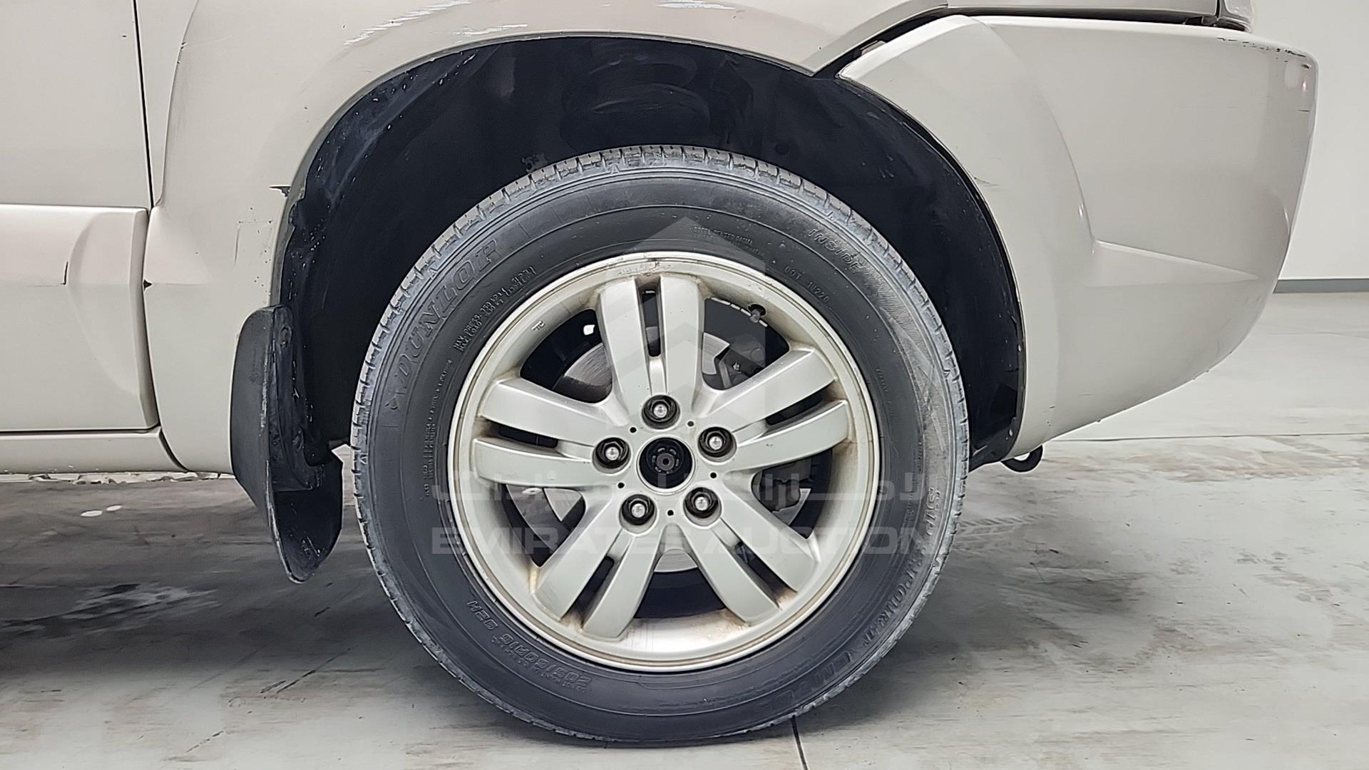 2008 HYUNDAI TUCSON VIN: KMHJM81B28U818546