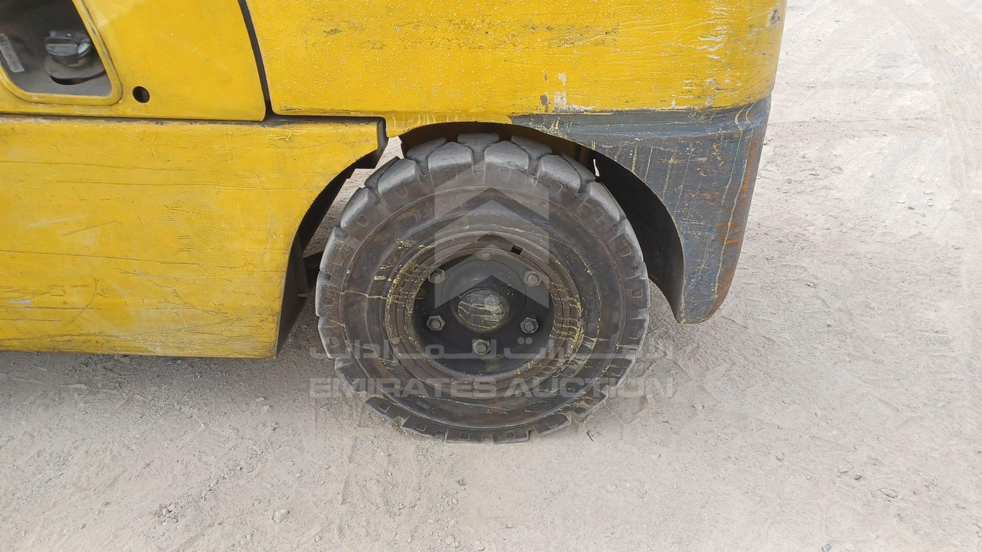 2016 KOMATSU FORKLIFT VIN: M252138087