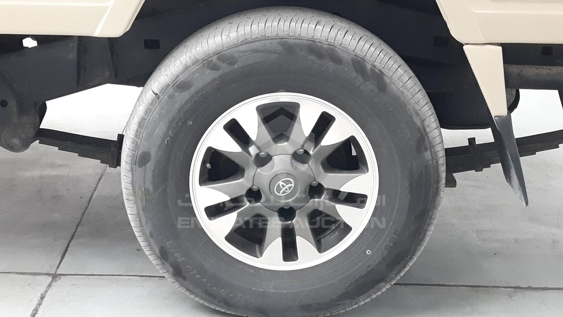 2001 TOYOTA LAND CRUISER VIN: JTFLJ73J016005504