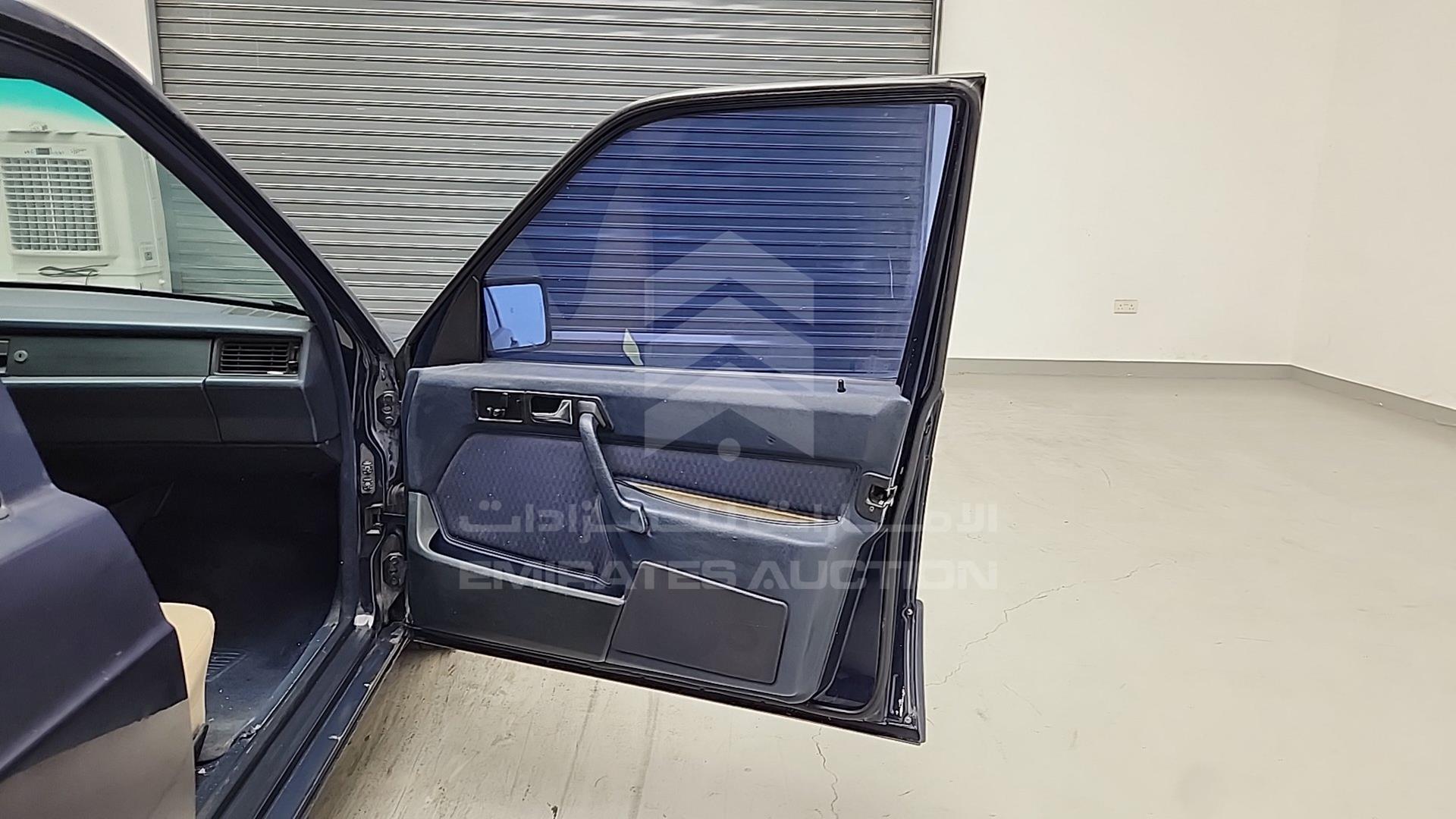 1993 MERCEDES E 190 VIN: WDB2010241G048842