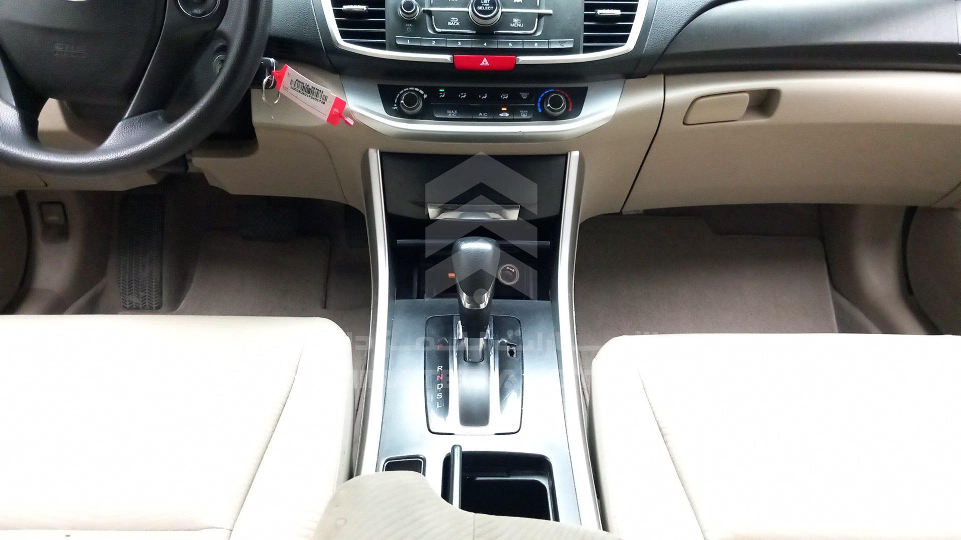 2015 HONDA ACCORD VIN: LUCCR2621F3401728