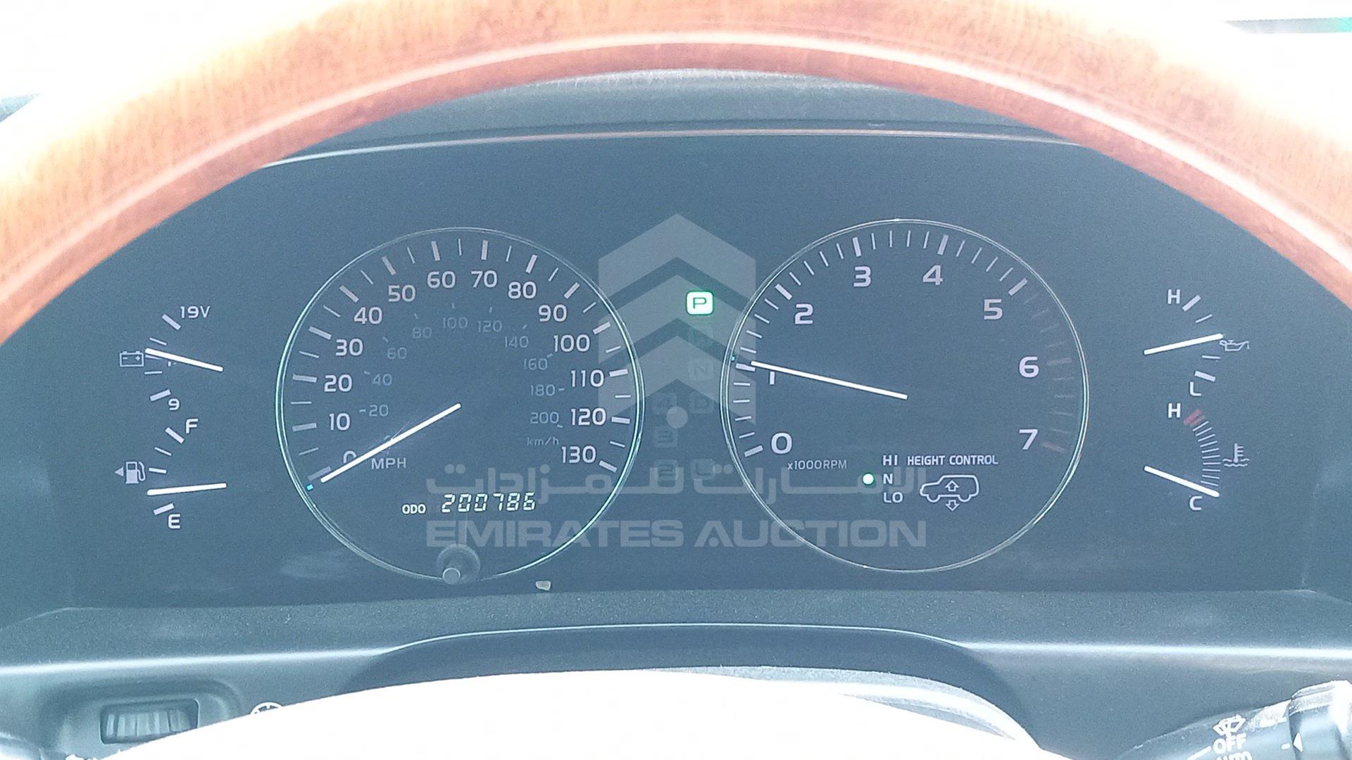 2005 LEXUS LX 470 VIN: JTJHT00W953550346