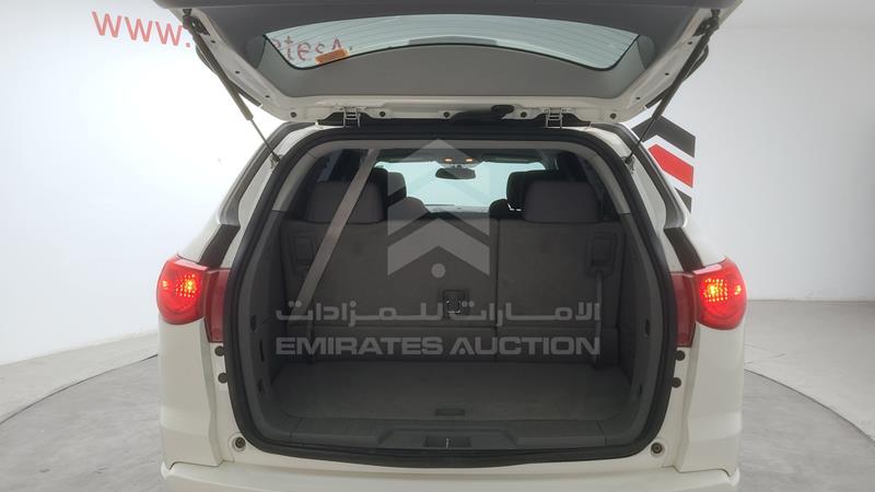 1GNKR8ED9CJ235432 Auction: EmiratesAuction Lot: 413741 1GNKR8ED9CJ235432 Chevrolet Traverse 2012 WHITE Photo 26