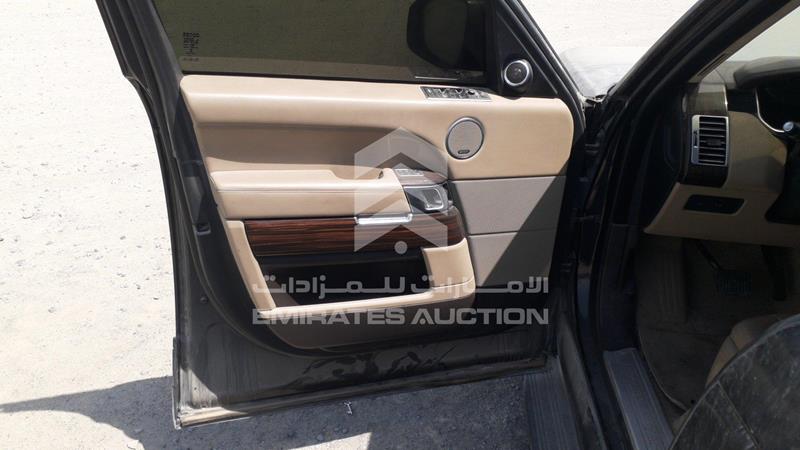 SALGA2DF9GA260951 Auction: EmiratesAuction Lot: 408501 SALGA2DF9GA260951 Range Rover Vogue 2016 BLACK Photo 10