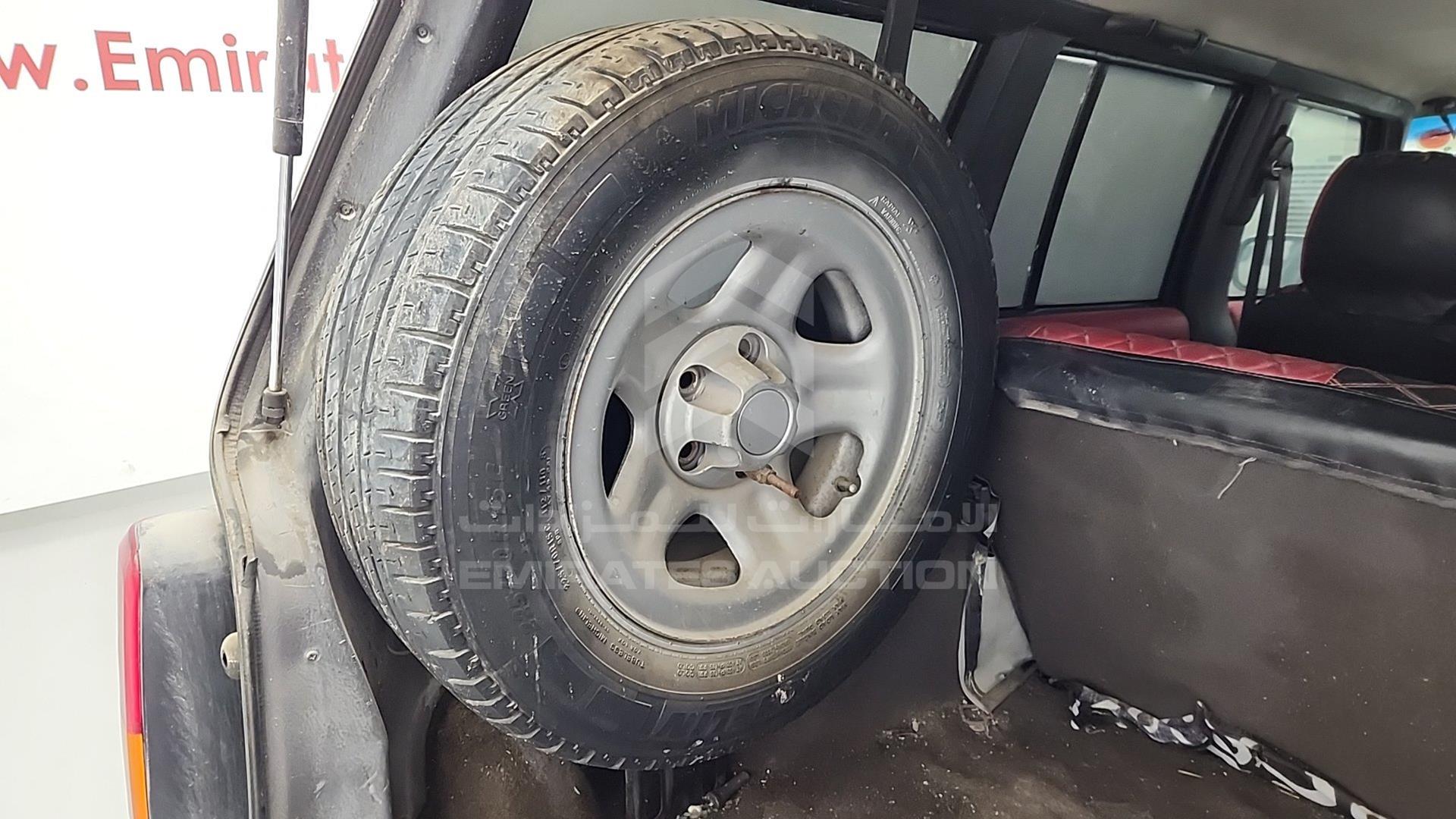 2001 JEEP CHEROKEE VIN: 1J4FT58S81L600635
