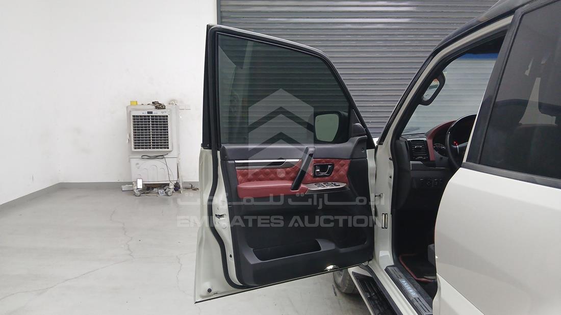2020 Mitsubishi Pajero — Front Left Door — Photo 14