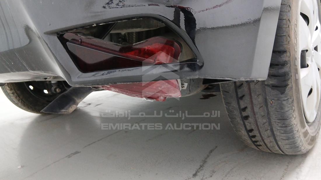 تويوتا ياريس 2015 — انبعاج — صورة 29