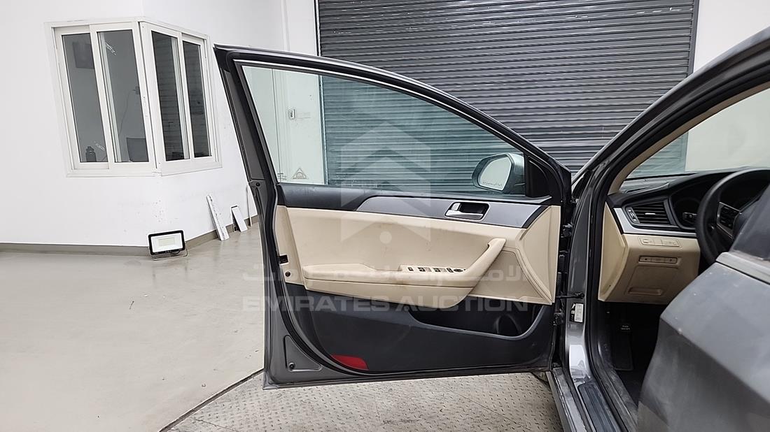 2018 Hyundai Sonata — Front Left Door — Photo 12