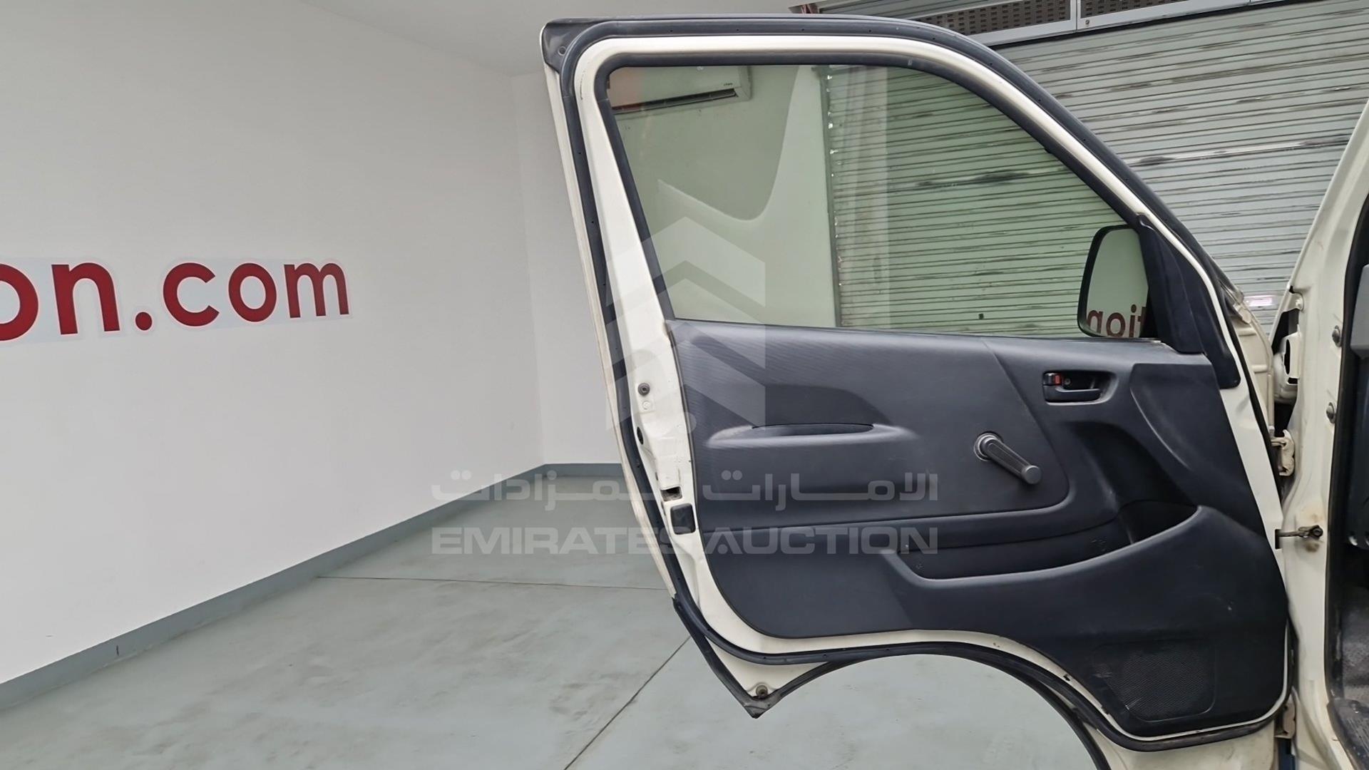 2011 TOYOTA HIACE VIN: JTGJX02P3B0039391