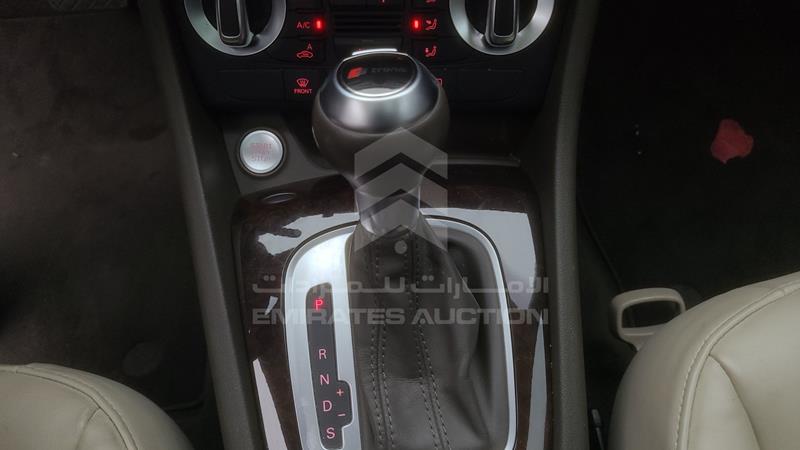 WA1DFAFS0FR001758 Auction: EmiratesAuction Lot: 409009 WA1DFAFS0FR001758 Audi Q3 2015 GREY Photo 28