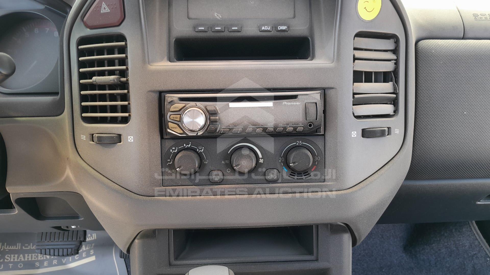 2006 MITSUBISHI PAJERO VIN: JMYMRV63W6J709529