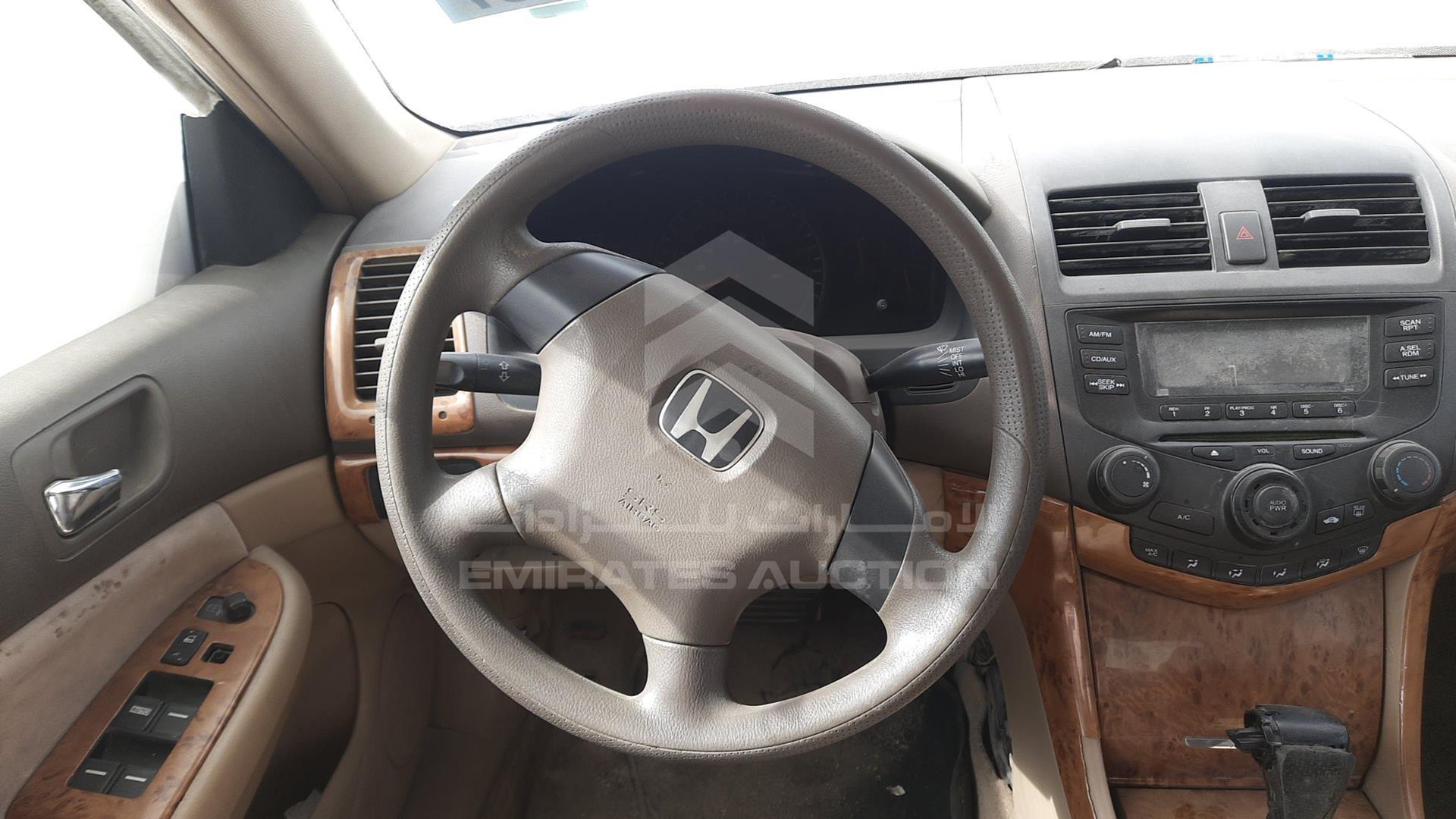 2005 HONDA ACCORD VIN: JHMCM56535C404335