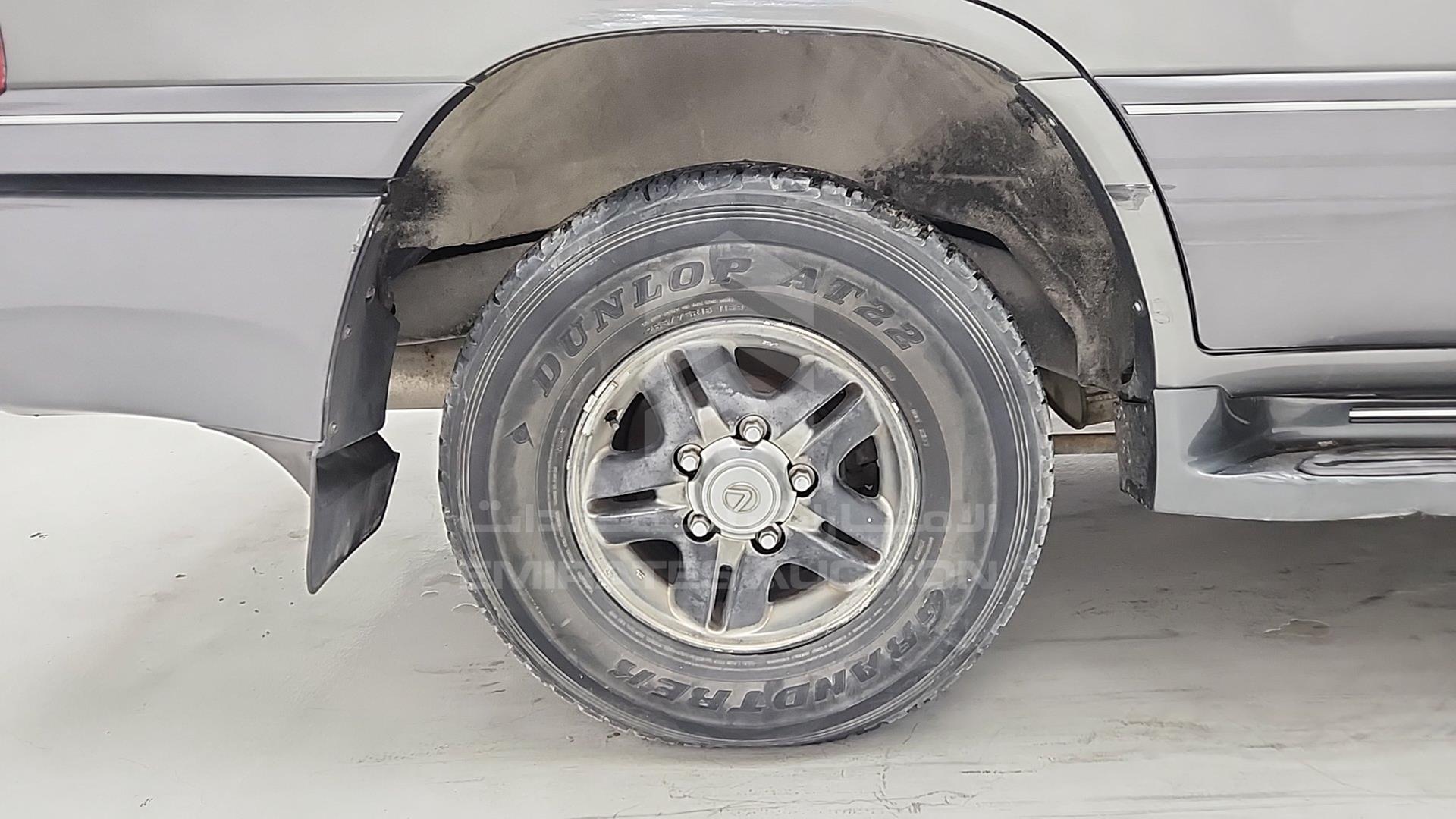 2002 LEXUS LX 470 VIN: JTJHT00W423515791