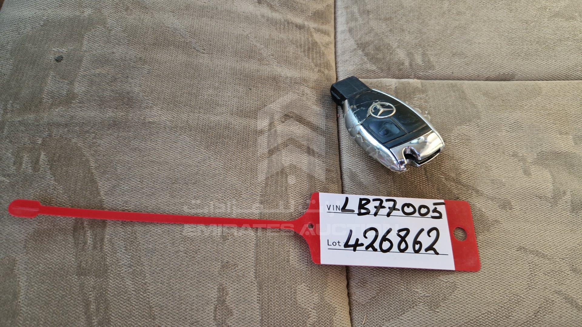 1998 MERCEDES E320 VIN: W09V97226WLB77005
