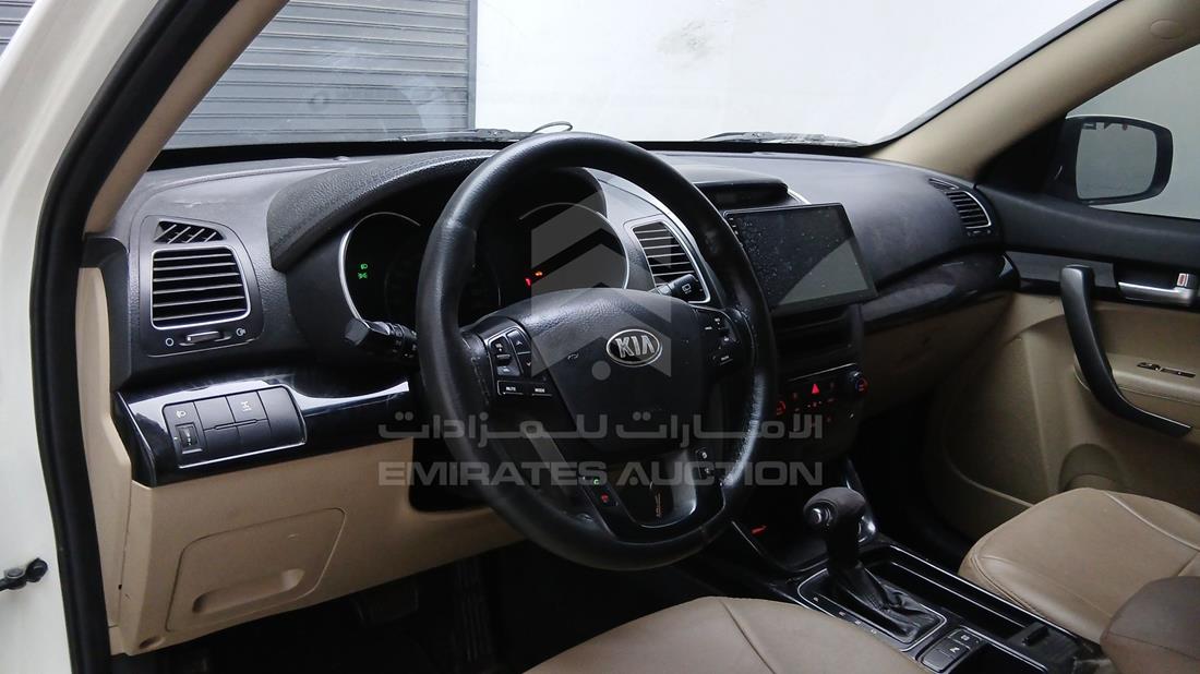 2014 Kia Sorento — Front Left Driver Dashboard View — Photo 17