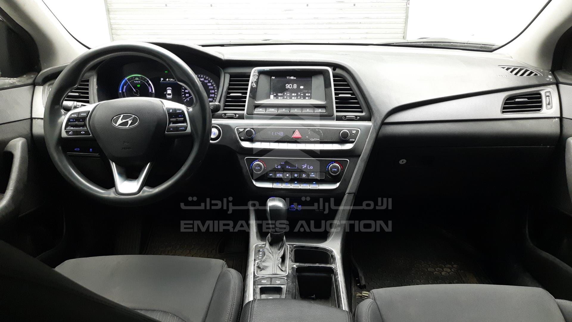 2019 HYUNDAI SONATA VIN: KMHE24130KA093014