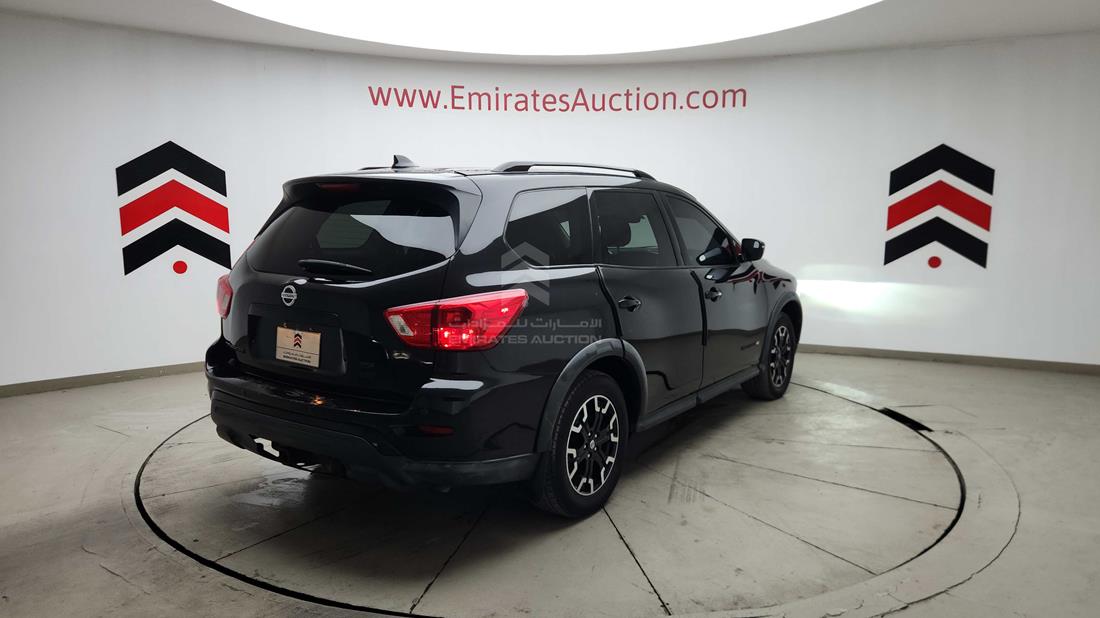 2020 Nissan Pathfinder — Rear Right Angle — Photo 11