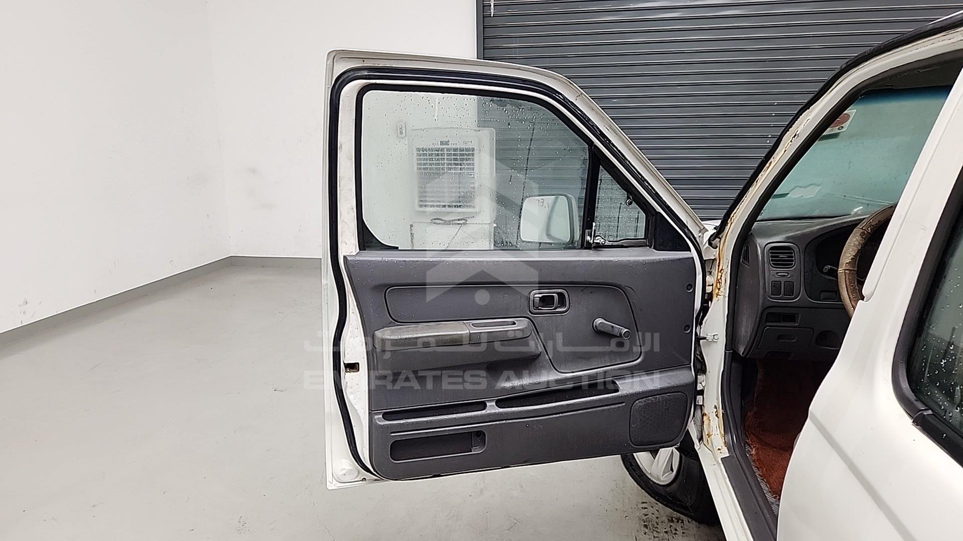 2002 NISSAN 2400 VIN: JN6BD23Y92A720241
