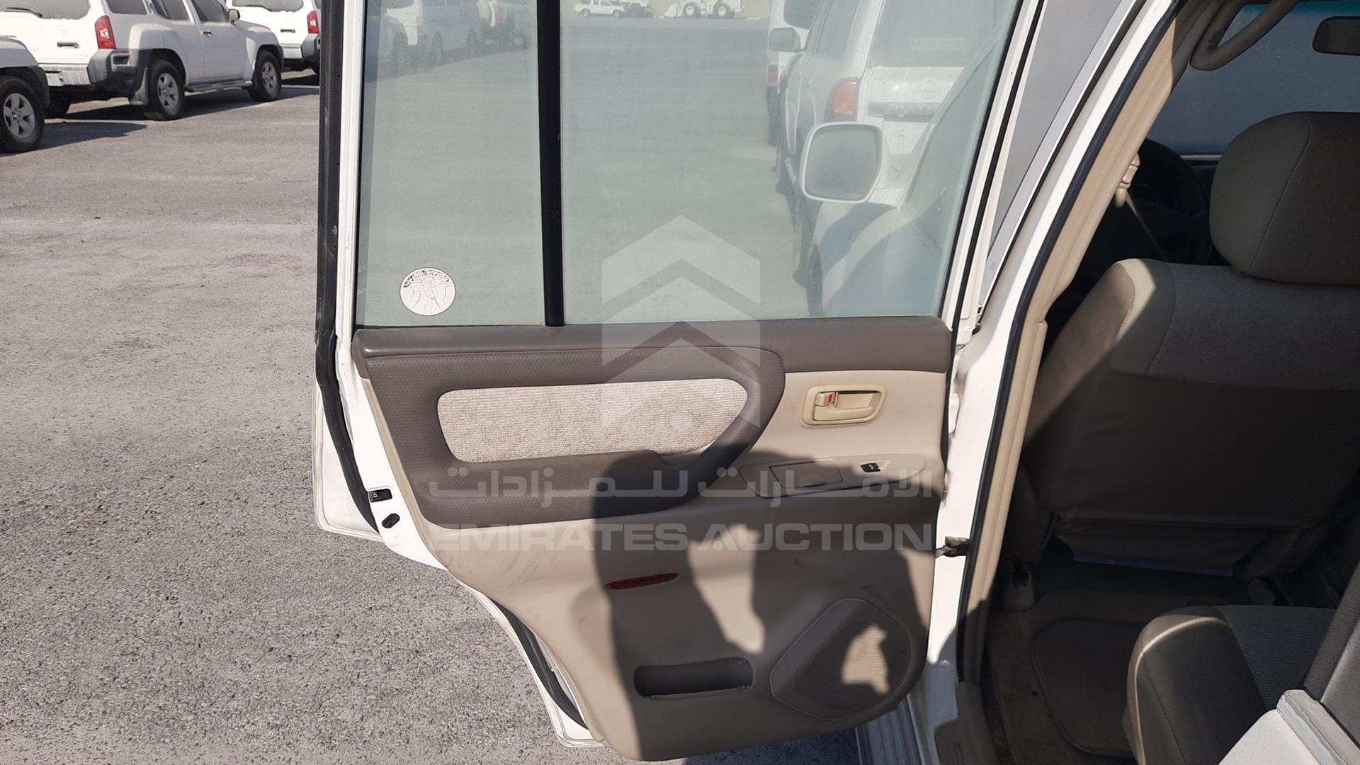 2007 TOYOTA LAND CRUISER VIN: JTGHJ09J477006870