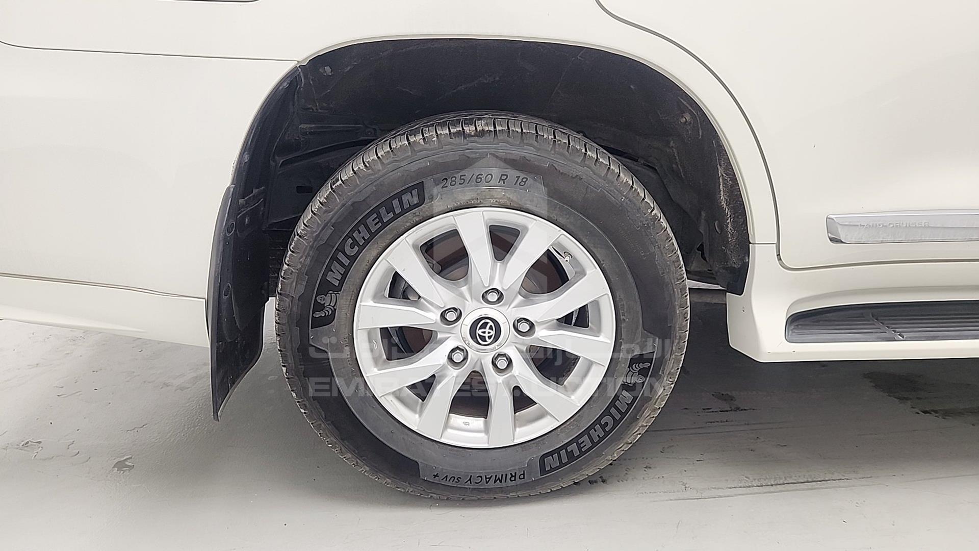 2017 TOYOTA LAND CRUISER GXR V6 VIN: JTMHU01J4H5125418