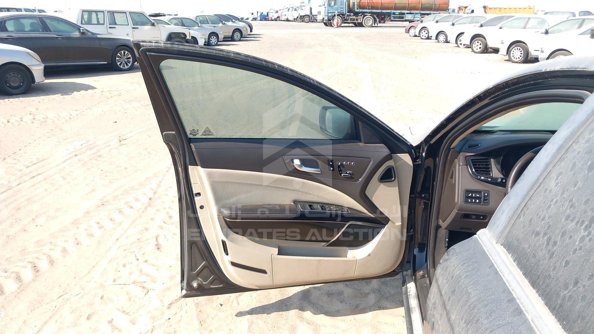 2013 KIA QUORIS VIN: KNALW4129D6007600