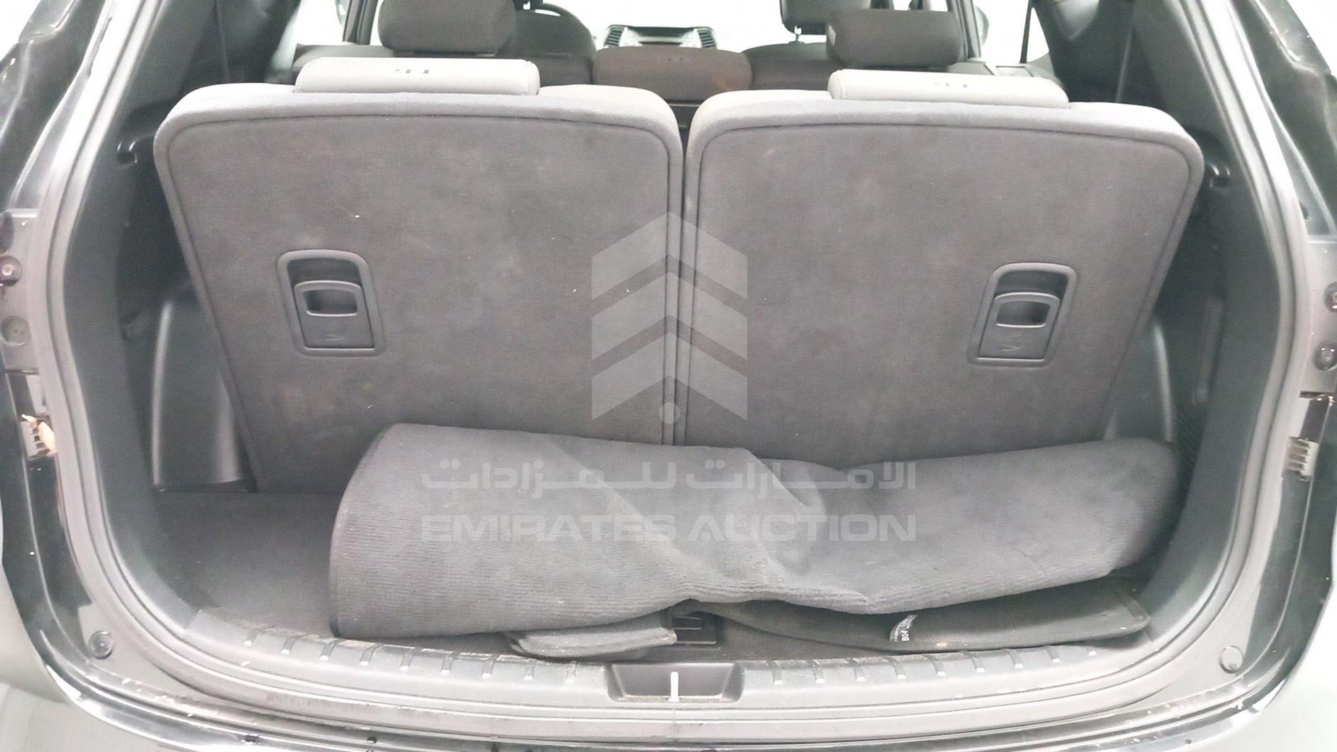 2015 HYUNDAI SANTA FE VIN: KMHSU81E8FU368459