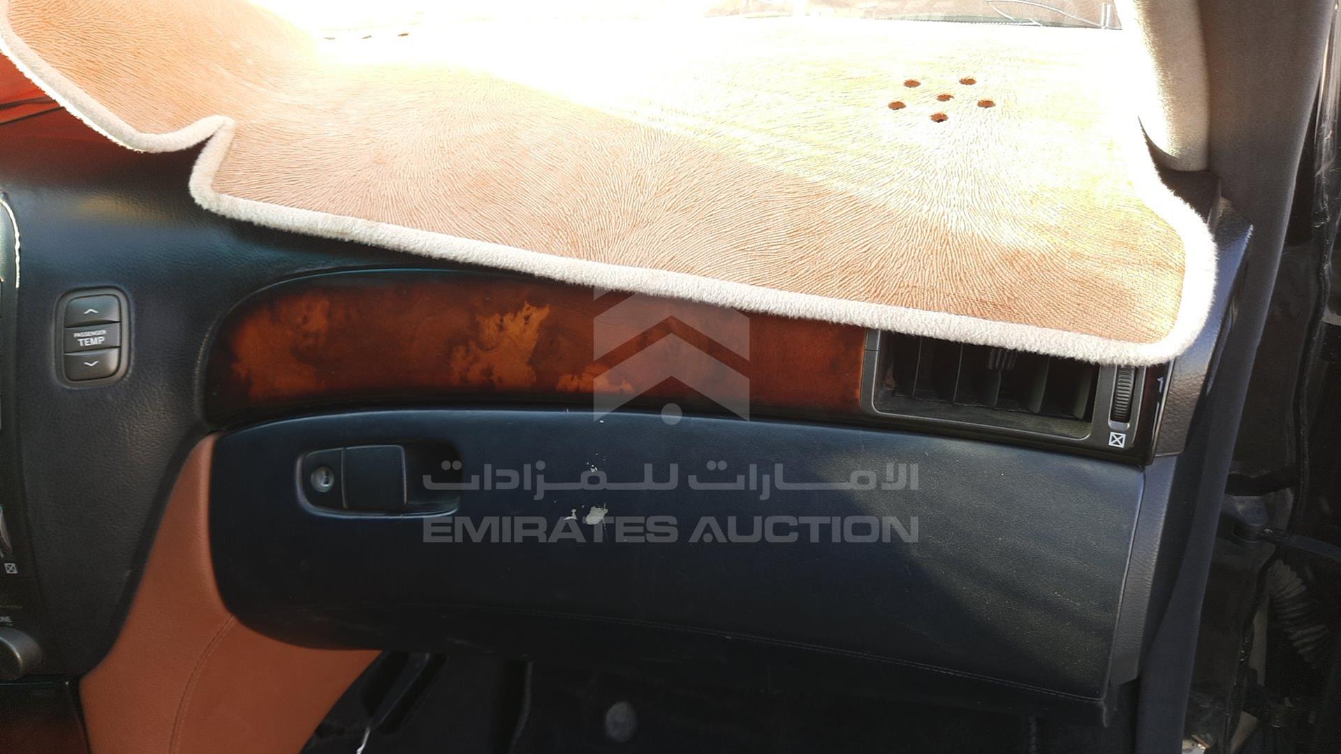 2004 LEXUS LS 430 VIN: JTHBN36F240168184