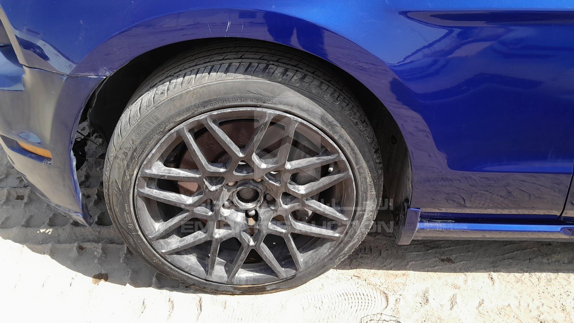 2013 FORD MUSTANG VIN: 1ZVBP8CF9D5215014