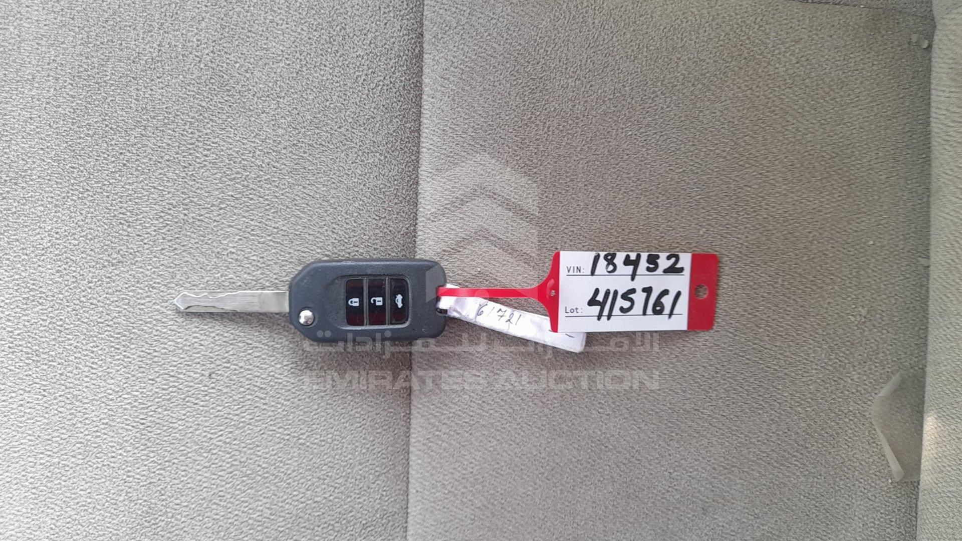 2013 HONDA ACCORD VIN: 1HGCR262XDA618452
