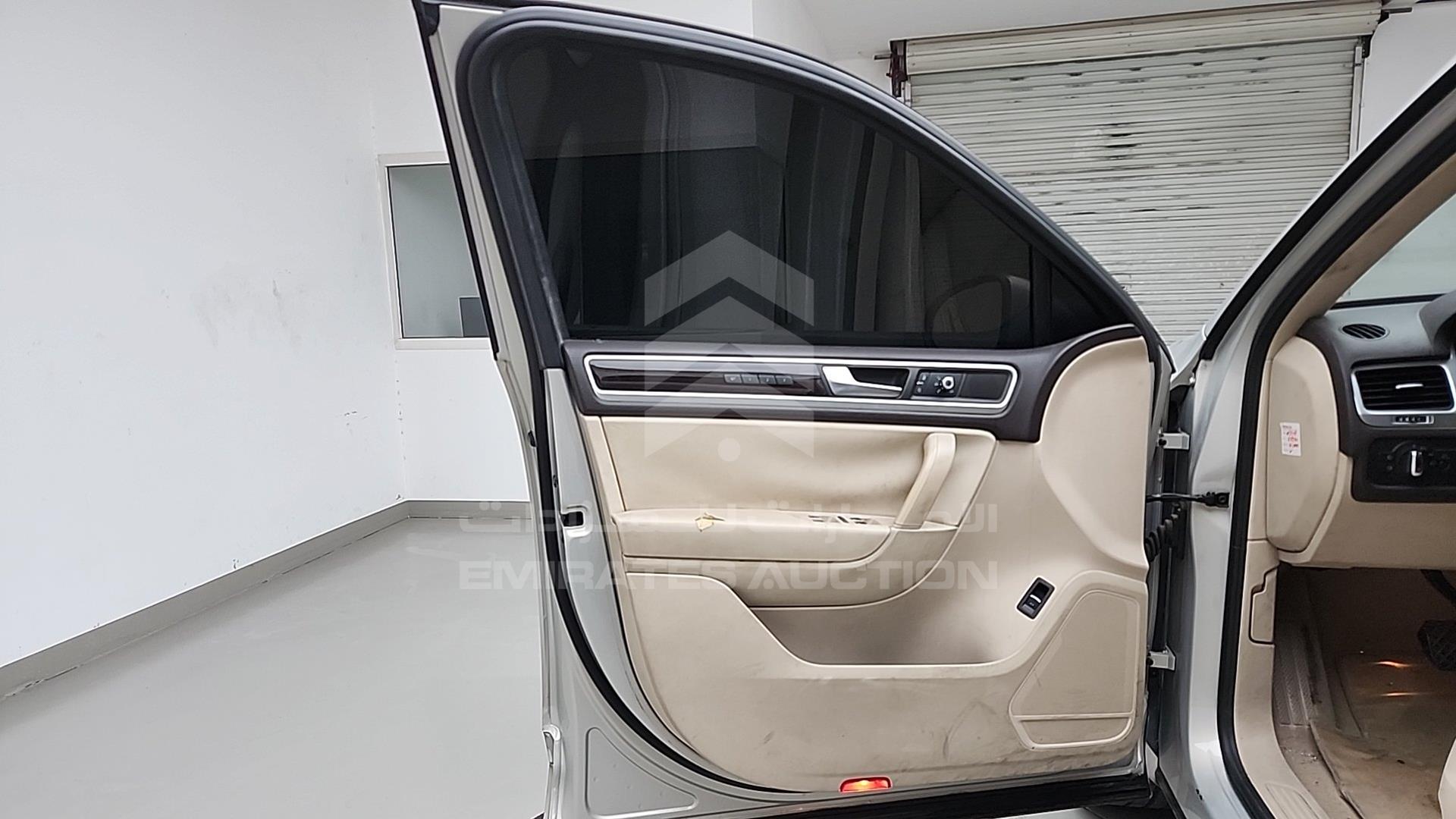 2012 VOLKSWAGEN TOUAREG VIN: WVGBC27P0CD000121