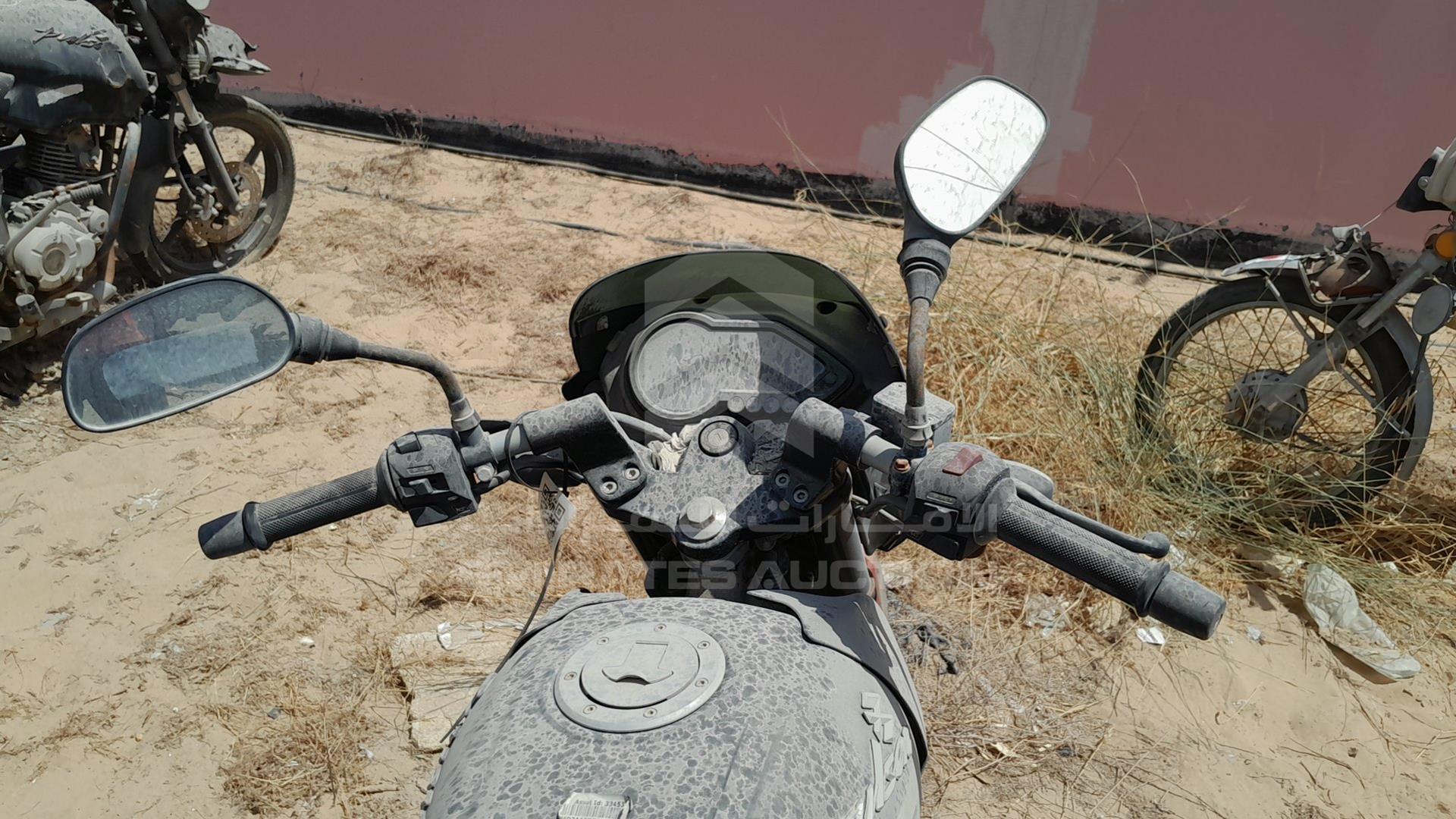 0 BAJAJ PULSAR VIN: MD2A12DZ8ECH54840