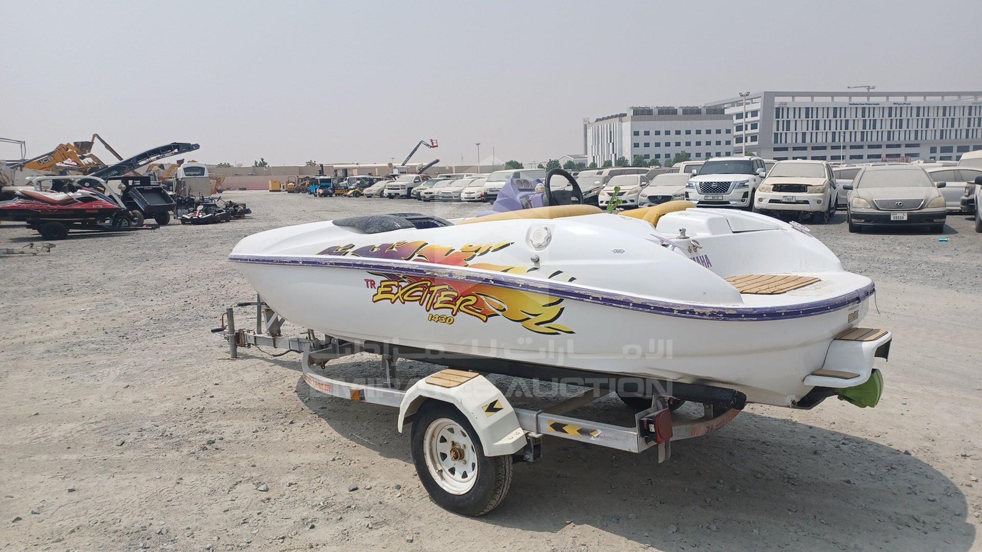 0 BOAT + TROLLEY --- VIN: JPMLIT0010236B