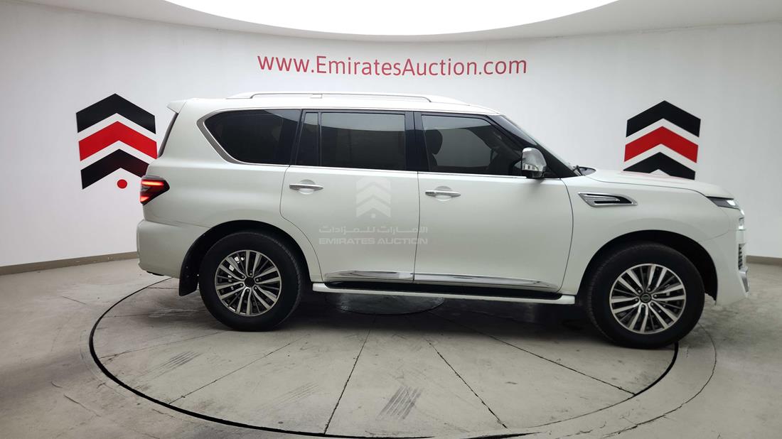 2015 Nissan Patrol — Right Full View — Photo 38