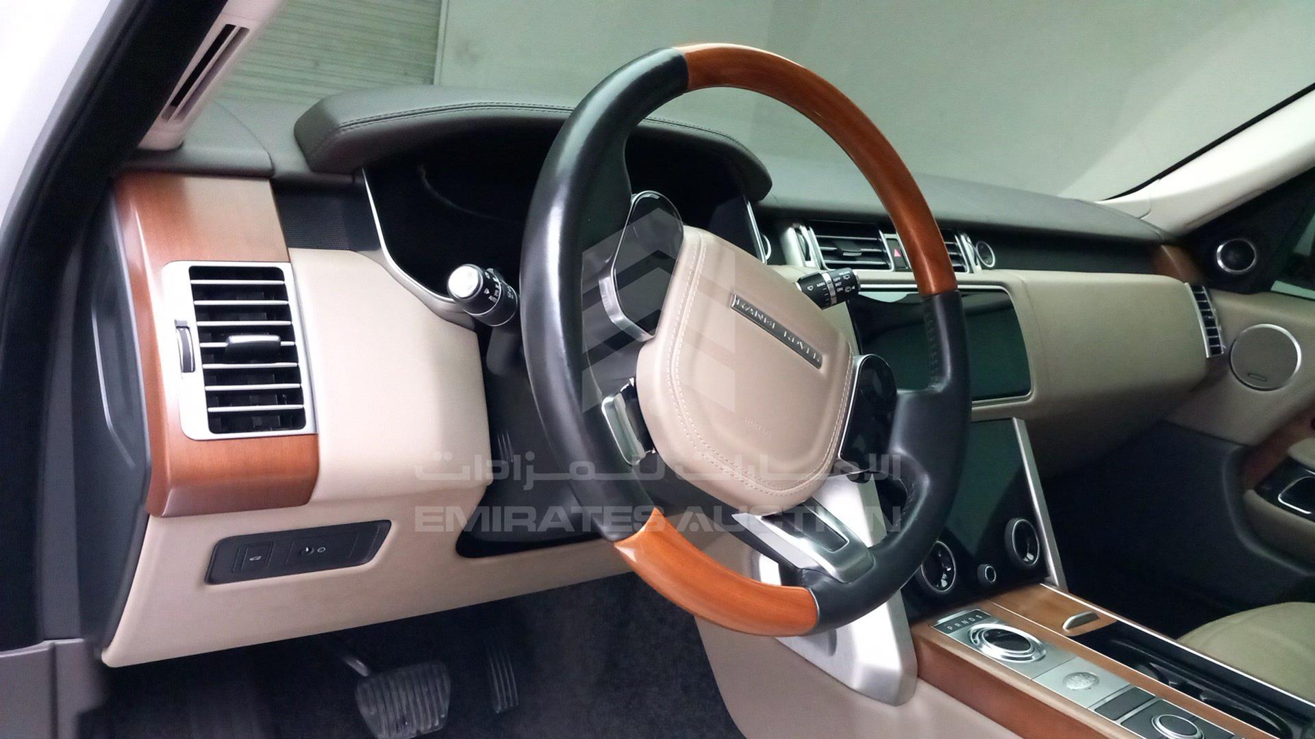 2018 RANGE ROVER HSE VIN: SALGA2BV9JA389502