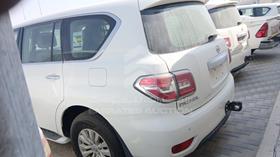 2019 Nissan Patrol — Rear Left Angle — Photo 6 — Thumbnail