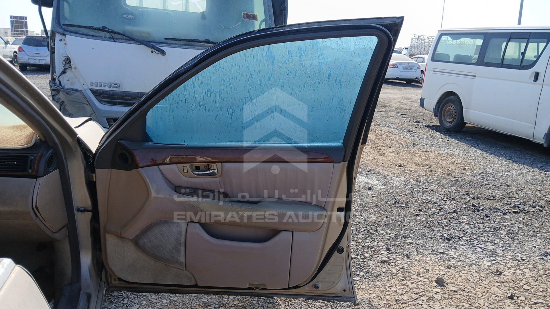 2001 LEXUS LS 430 VIN: JTHBN30F110047666