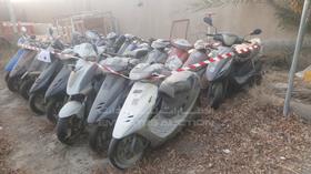 21 Scooters - Scrap without document — Front Left Angle — Photo 5 — Thumbnail
