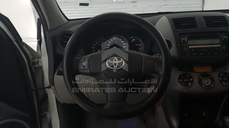 JTMBD31V685175120 Auction: EmiratesAuction Lot: 445927 JTMBD31V685175120 Toyota RAV 4 2008 WHITE Photo 13