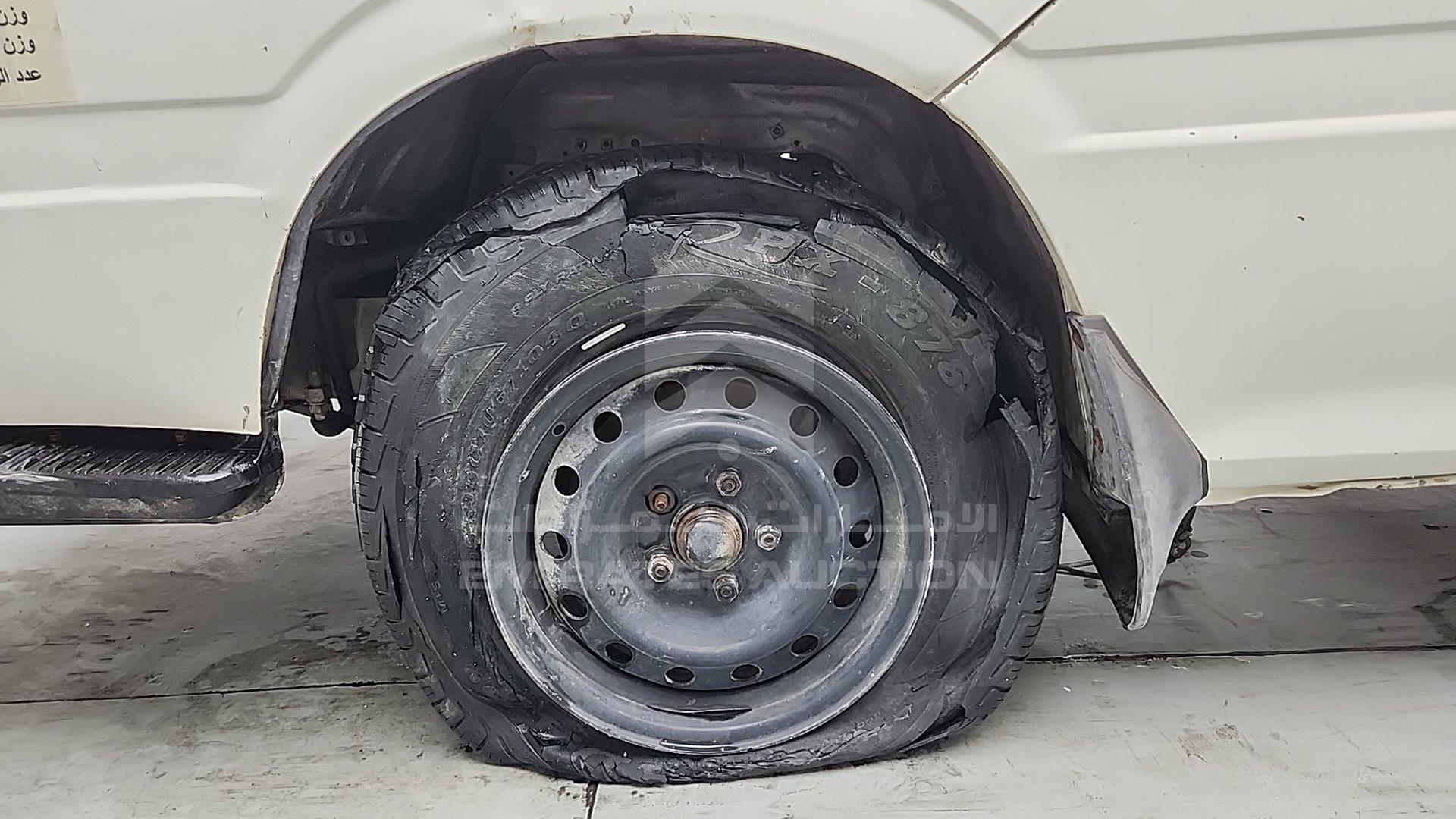 2004 TOYOTA HIACE VIN: RZH1157012858
