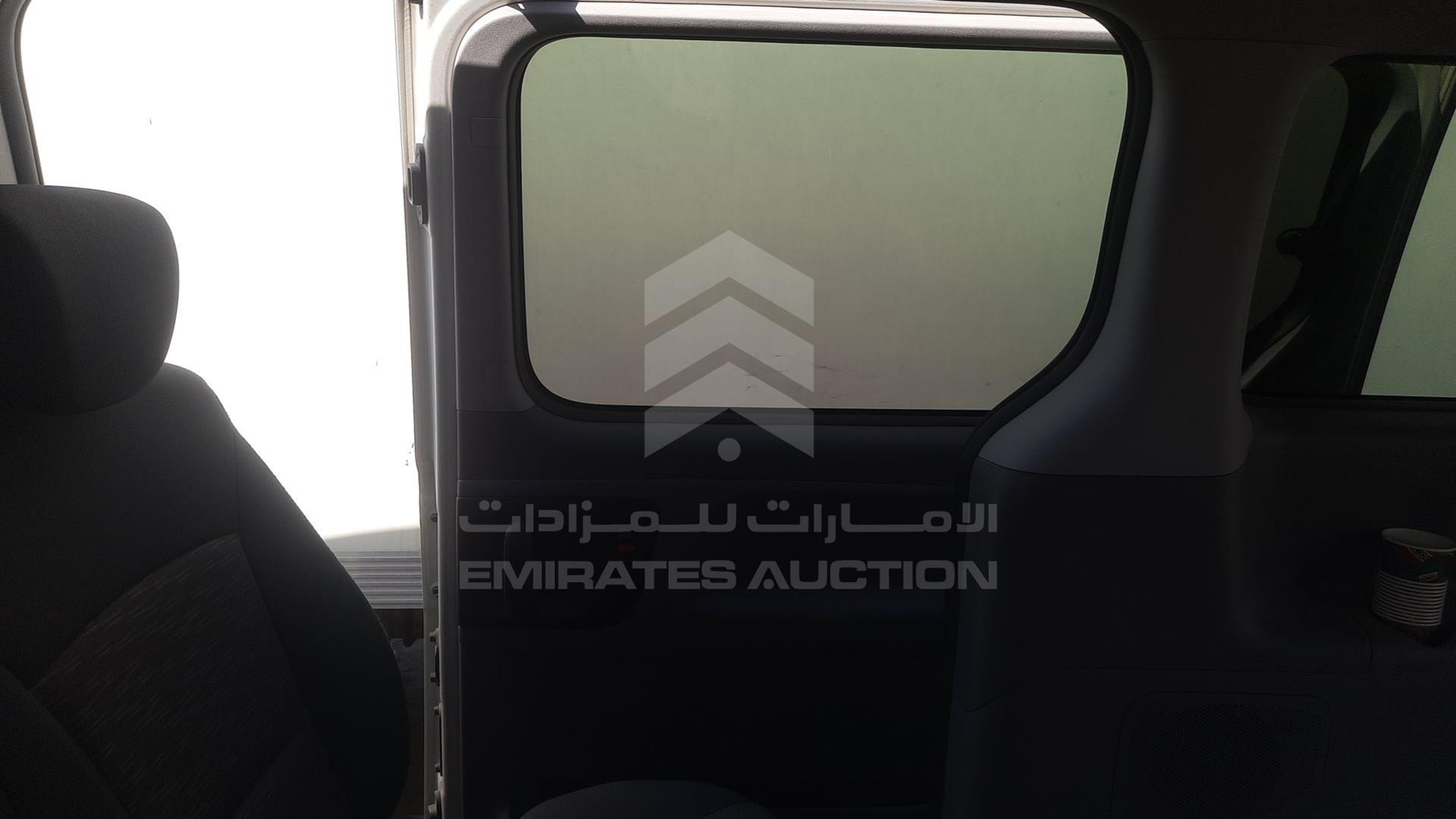 2016 HYUNDAI H1 VIN: KMJWA37R1GU734186