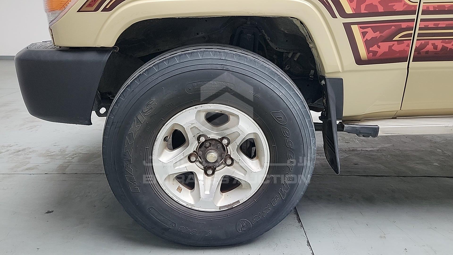 2013 TOYOTA LAND CRUISER VIN: JTFLU73J1D4546021