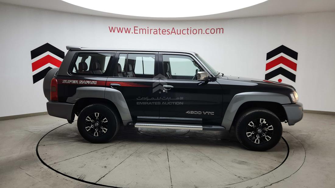 2023 Nissan Patrol — Right Full View — Photo 39