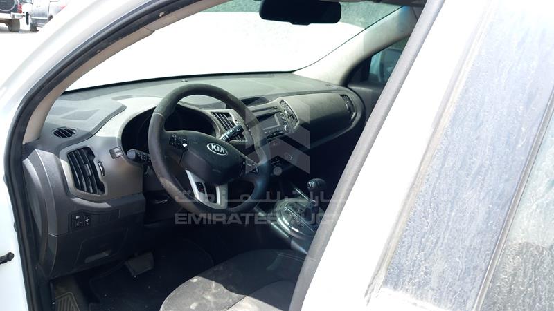 U5YPB81A5FL528920 Auction: EmiratesAuction Lot: 404941 U5YPB81A5FL528920 Kia Sportage 2015 WHITE Photo 12
