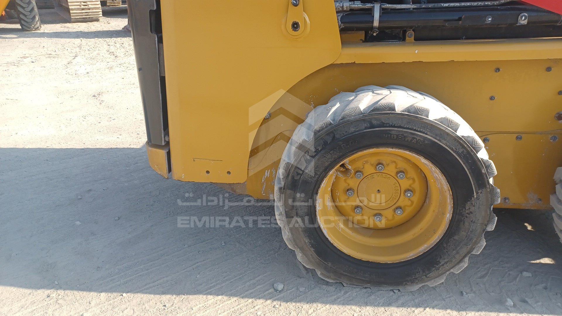 2021 CATERPILLAR 216B3 VIN: CAT0216BHPWM00133