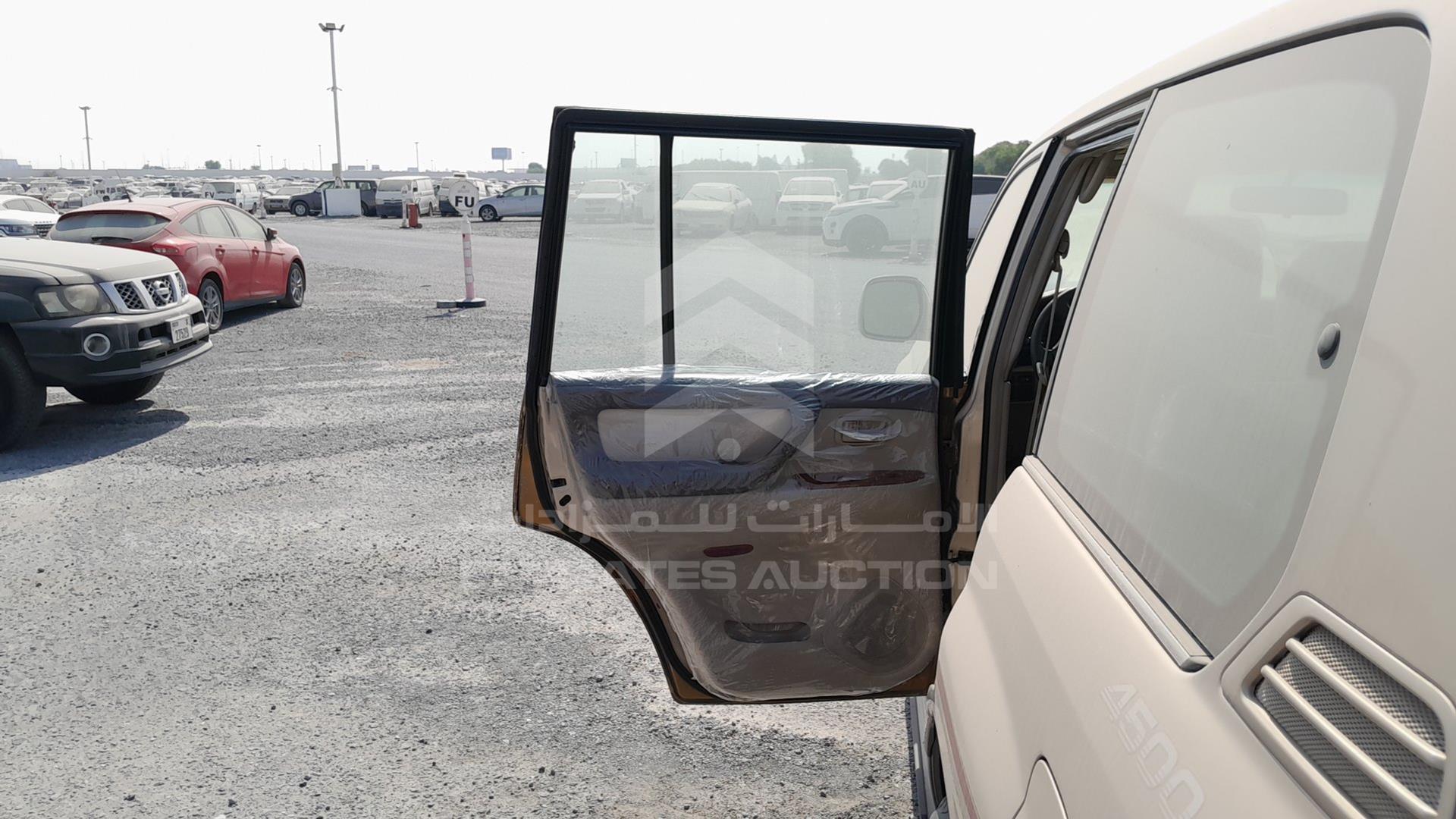 2004 TOYOTA LAND CRUISER VIN: JTEHJ09JX45090001