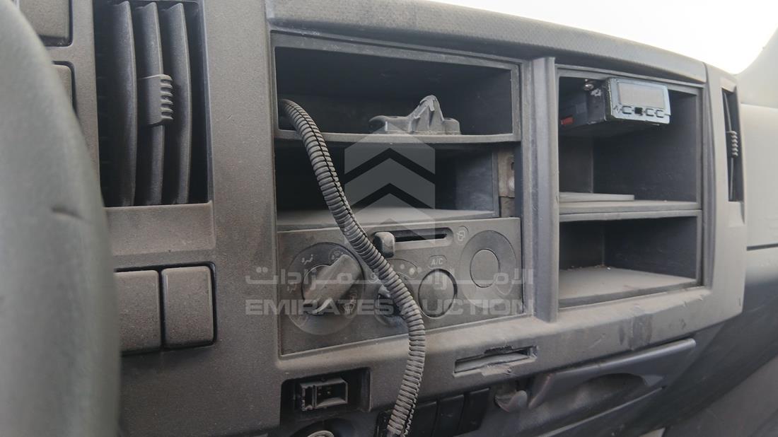 اسوزو Reward NM 2013 — نظم الترفيه وكاميرا المراقبة والملاحة — صورة 16