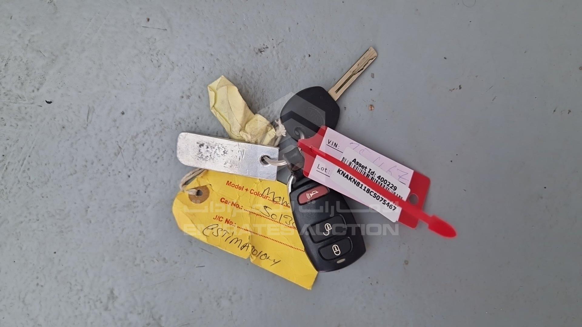 2012 KIA MOHAVE VIN: KNAKN8118C5075467