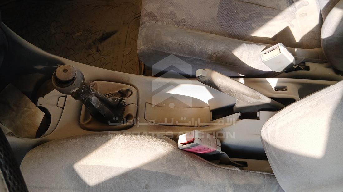2000 Mazda 323 — Gear View — Photo 16