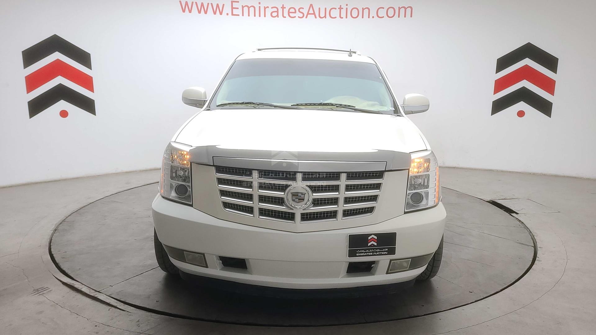 2011 CADILLAC ESCALADE VIN: 1GYS3EEJ1BR157902