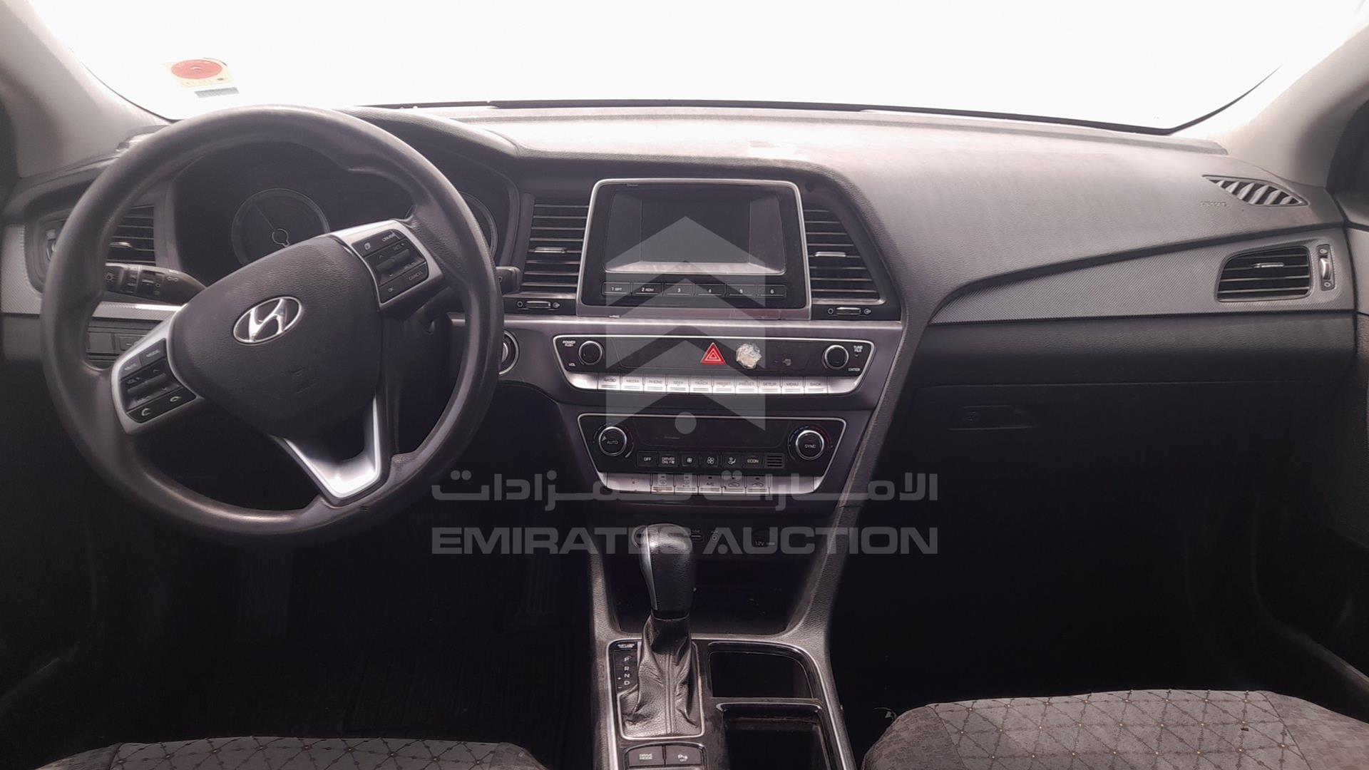 2018 HYUNDAI SONATA VIN: KMHE24136JA082047